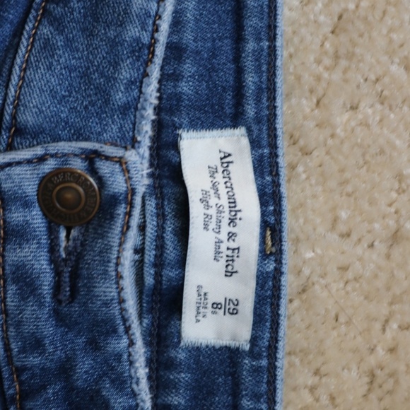 Abercrombie & Fitch High Rise Distressed Blue Jeans - Picture 6 of 6